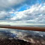 Holiday home Nantucket - Part Of The The Bay Village With Pool, Gym And Direct Access, Pub, Restaurant, Tennis And Meadows Walks