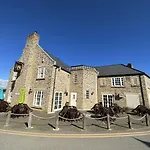 Nantucket - Part Of The The Bay Village With Pool, Gym And Direct Access, Pub, Restaurant, Tennis And Meadows Walks *