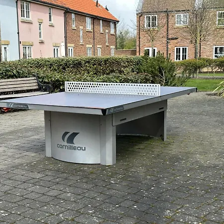 Nantucket - Part Of The The Bay Village With Pool, Gym And Direct Access, Pub, Restaurant, Tennis And Meadows Walks * Filey