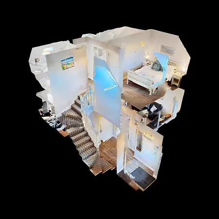 Nantucket - Part Of The The Bay Village With Pool, Gym And Direct Access, Pub, Restaurant, Tennis And Meadows Walks
