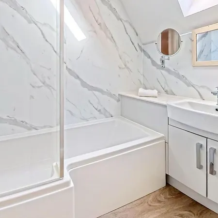 Σπίτι διακοπών Nantucket - Part Of The The Bay Village With Pool, Gym And Direct Access, Pub, Restaurant, Tennis And Meadows Walks *