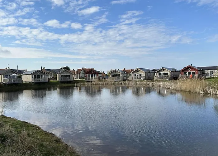 Hébergement de vacances Nantucket - Part Of The The Bay Village With Pool, Gym And Direct Access, Pub, Restaurant, Tennis And Meadows Walks