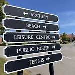 Nantucket - Part Of The The Bay Village With Pool, Gym And Direct Access, Pub, Restaurant, Tennis And Meadows Walks Сasa de vacaciones *