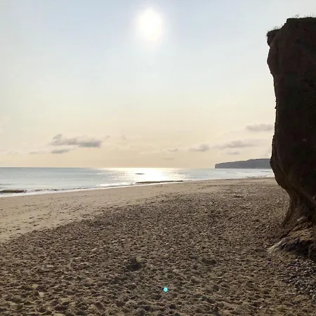 Nantucket - Part Of The The Bay Village With Pool, Gym And Direct Access, Pub, Restaurant, Tennis And Meadows Walks *